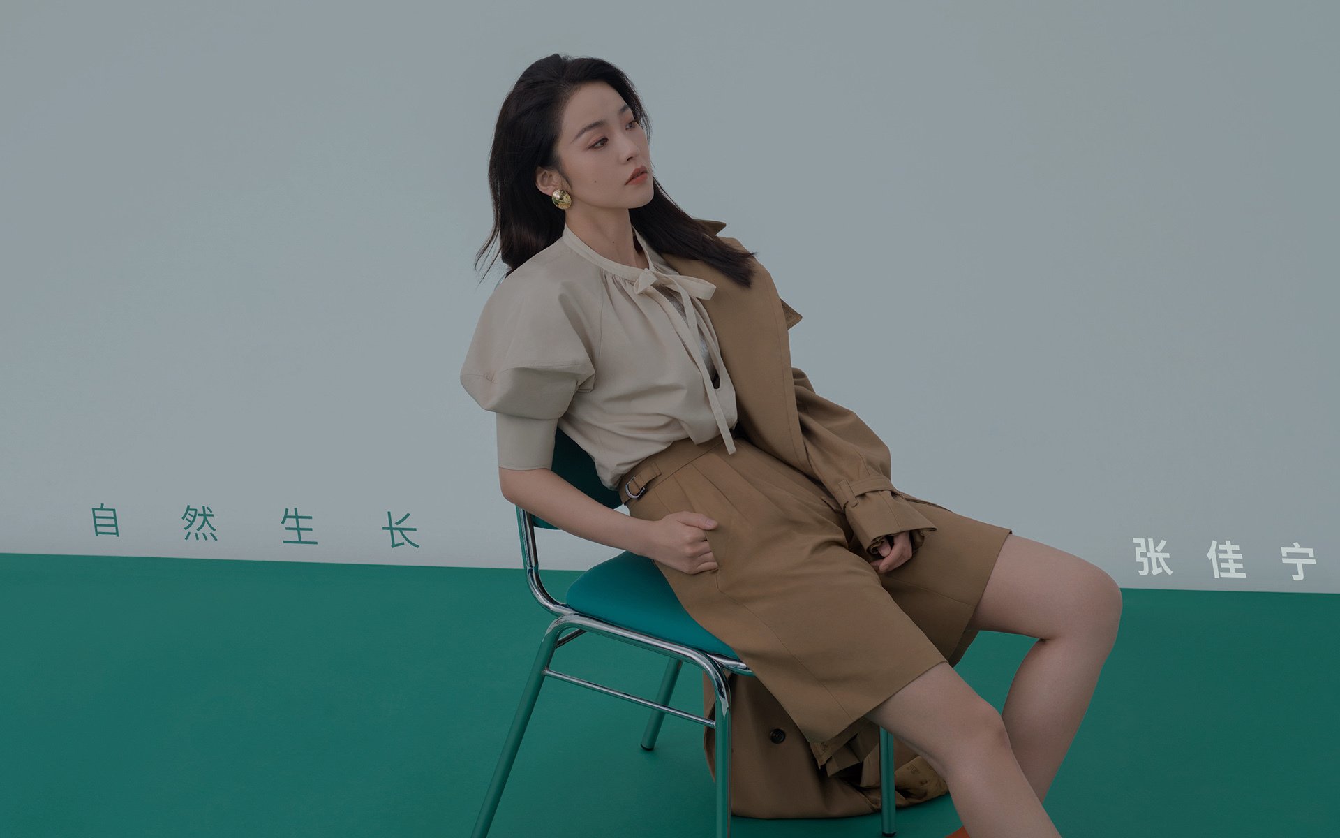 “德甲豪门密切追赶，冠军之战悬而未决”，德甲冠名