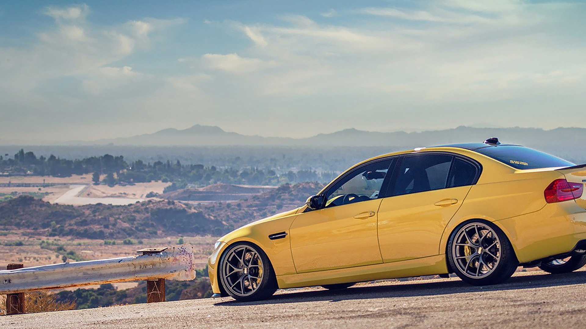 开云官方网站-倒三角站位连接前后两端，倒三角倒立