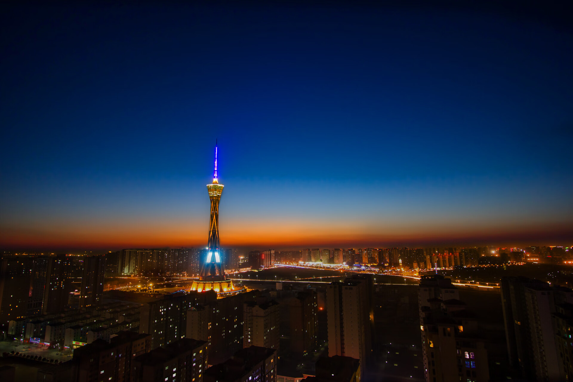 开云平台-弗朗索瓦·斯图尔特：南非队的全能中场，支撑起战术运作，弗朗索瓦菲利福尔