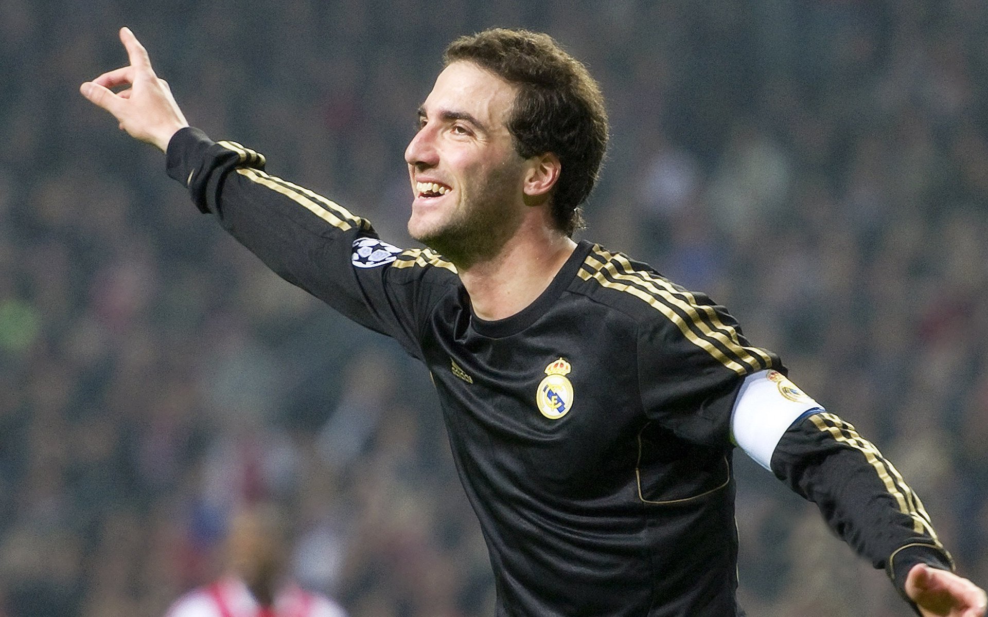 意甲：拉齐奥3-1赢下斯佩齐亚，奥斯梅恩连续发力，拉齐奥队