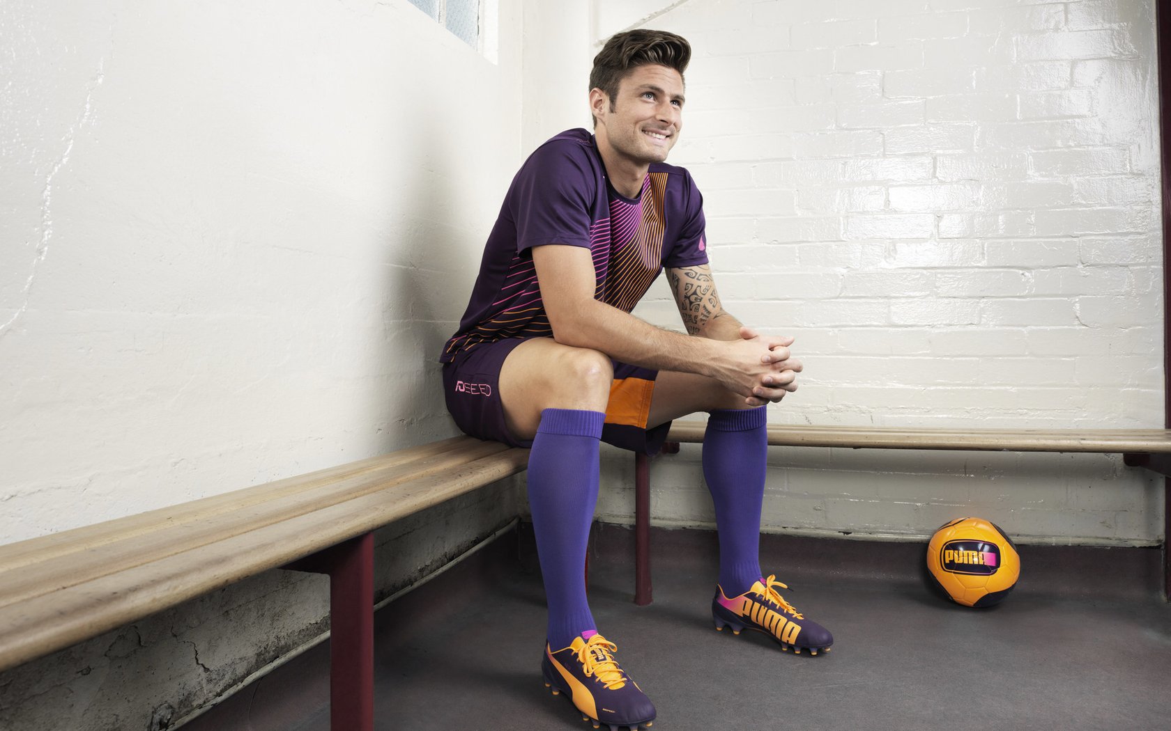 瑞士马术协会与国际马术联合会合作，举办国际马术交流活动，促进技术交流。