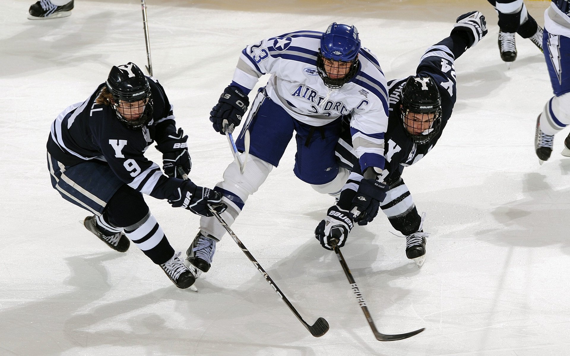 逆境突围：车手们的精彩翻盘，逆境突袭介绍